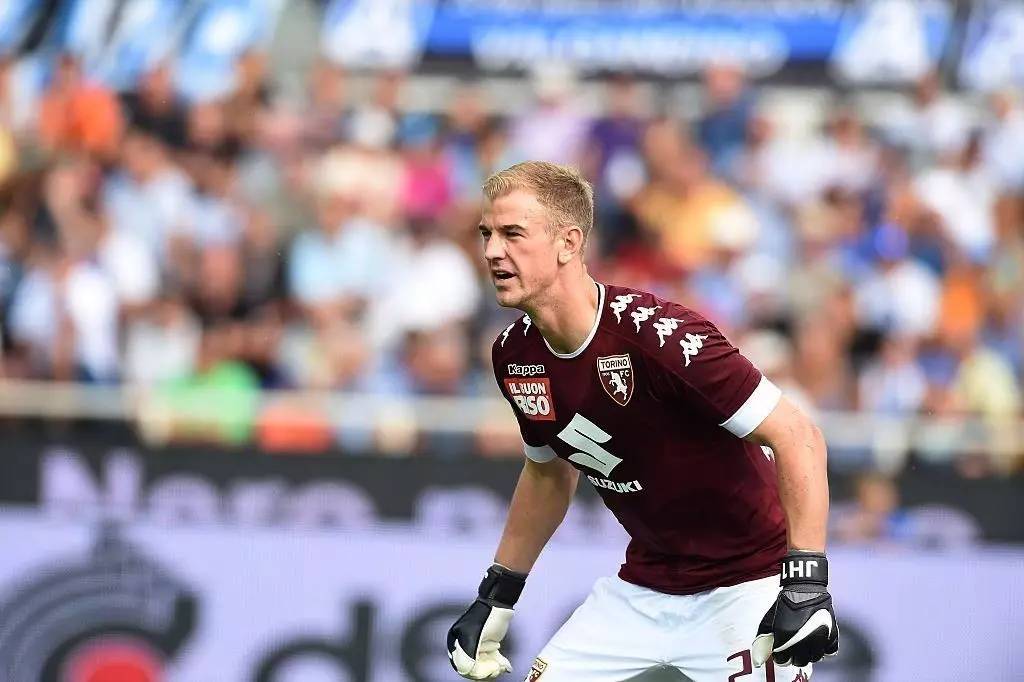  卡尔斯鲁厄门将神勇发挥，多次扑救保住球门不失