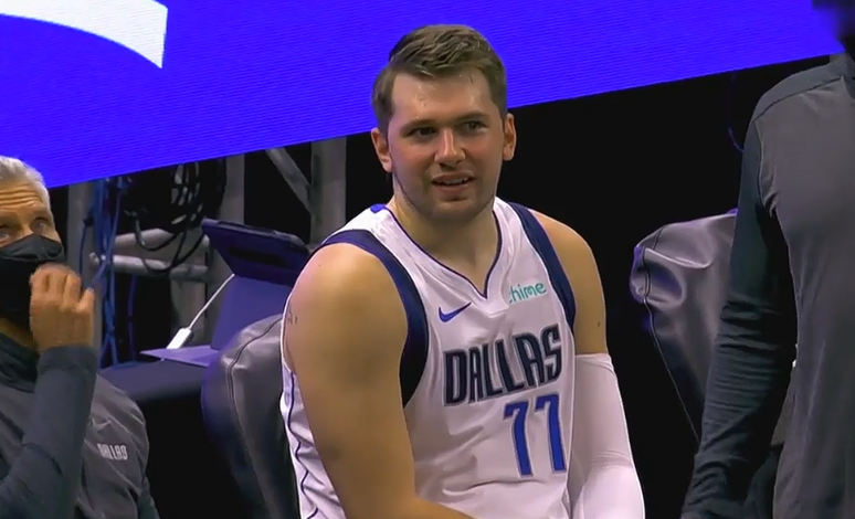  东契奇末节独揽18分导演独行侠逆转好戏