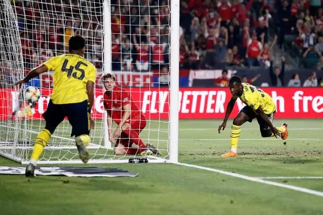  阿森纳青年军展露锋芒，小将联手破门拿下德比战